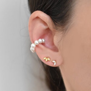 Perle Ohrmanschette, Perle Statement Ohrring, Manschette Ohrring, Brautjungfer Geschenk, kein Piercing Ohrring, zierliche Ohrmanschette, minimalistische Ohrmanschette