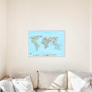 Può includere: Un set di tre tazze in ceramica con finitura opaca e macchiettata. Le tazze sono nei toni del crema, grigio chiaro e grigio scuro. Ogni tazza ha un design semplice e minimalista.