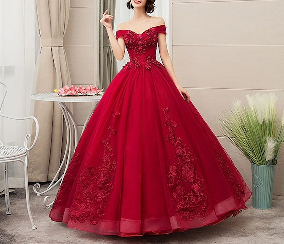 Vestido de baile de rojo bordado con flores para Etsy España