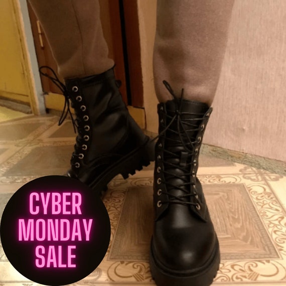 Captured Women Wearing Boots Captured Women Wearing Boots