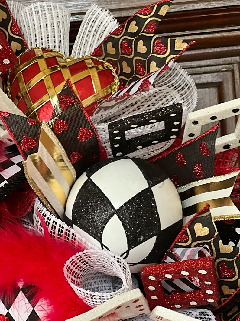 Heart Wreath, Queen of Hearts Wreath, Valentines Day Wreath, Valentines