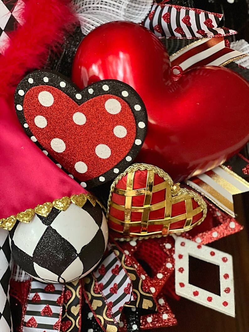Heart Wreath, Queen of Hearts Wreath, Valentines Day Wreath, Valentines