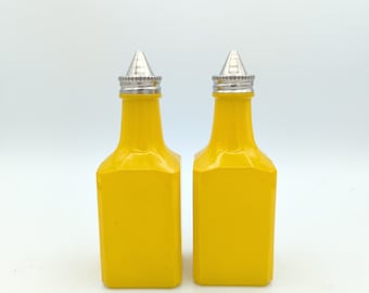 Mod Gemco - Yellow - oil and vinegar - shaker bottle - 1960's - set of 2