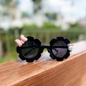 Disney Sunnies, Disney, Minnie Mouse, Toddler Sunnies, Flower Sunnies, Sunnies, Mickey Mouse, Custom Sunnies