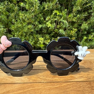 Disney Sunnies, Disney, Minnie Mouse, Toddler Sunnies, Flower Sunnies, Sunnies, Mickey Mouse, Custom Sunnies
