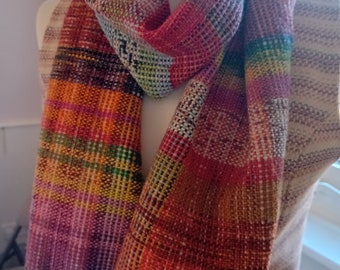 hand woven scarf in fine Merino