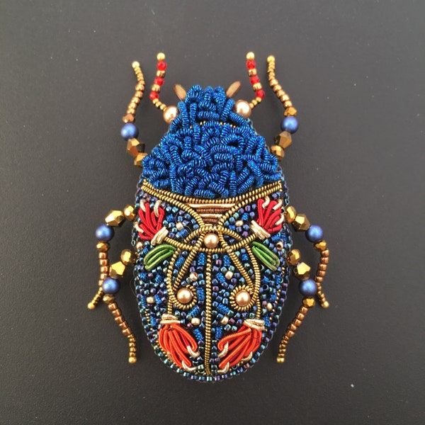 Broche brodée scarabée faite main, broche insecte, cadeau de la Saint-Valentin, cadeau pour elle, cadeau pour femme