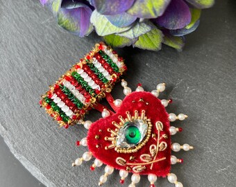 Broche de mal de ojo hecho a mano, corazón con cuentas con rayos, joyería de corazón de mal de ojo, alfiler bordado de cuentas, joyería Boho, alfiler de medalla