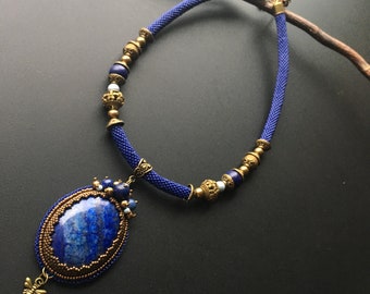 Collana di perline fatta a mano con ciondolo, gioielli boho, gioielli di perline fatti a mano, collana ricamata con perline, regalo per donna, regalo per madre