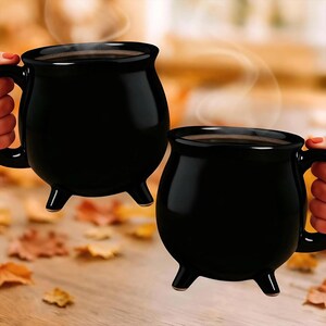 Kittelmugg, häxmugg, Halloweenmugg, häxkittelformad mugg, unik häxgåva, häxdekor, häxälskargåva, trollkarlsgåva bild 4