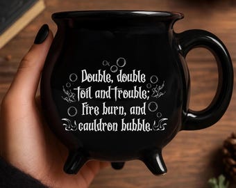 Toil and Trouble Cauldron-mugg, svart kittelmugg i keramik, häxiga ord från Shakespeares Macbeth, Halloween-mugggåva