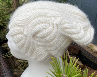 Women's hat cashmere 100%  hand knitting