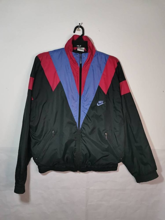 Nike windbreaker colour