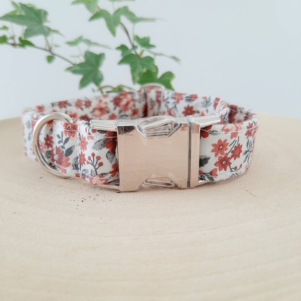 Dog and cat collar with vintage burgundy flowers