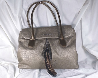 Fabulous Versace Jeans Designer Handbag in Superb Pre-owned Condition. Beautiful Soft Vegan Leather.