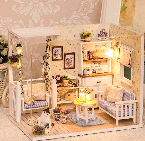 DIY Miniature Dollhouse