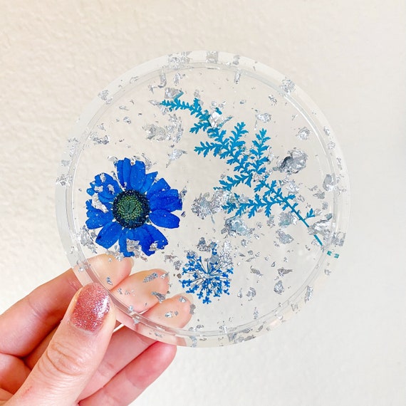 How to Make Colorful Resin Coasters with Dried Flowers