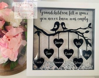 Personalised Grandparent frame with drop down hearts and tree design- Personalised names from children, Grandchild or Grandchildren