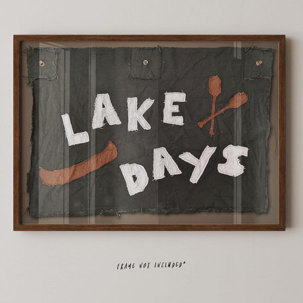 Lake Days Jeansbanderoll | Handgjord väggbonad med sjöhus | Stugdekor