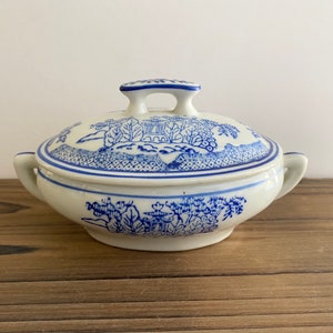 vintage child’s tea set covered dish blue willow pattern made in Japan circa 1950