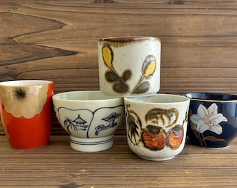 Juego de 5 tazas de té japonesas vintage con diseños diferentes.