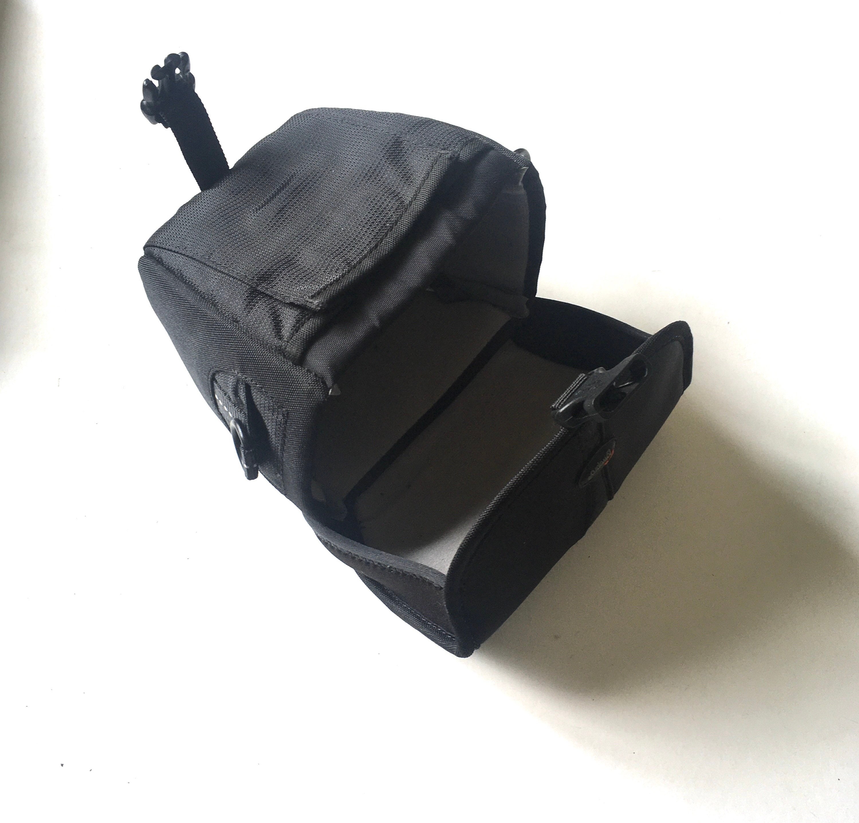 Vintage retro LOWEPRO REZO TLZ 10 black leather camera case