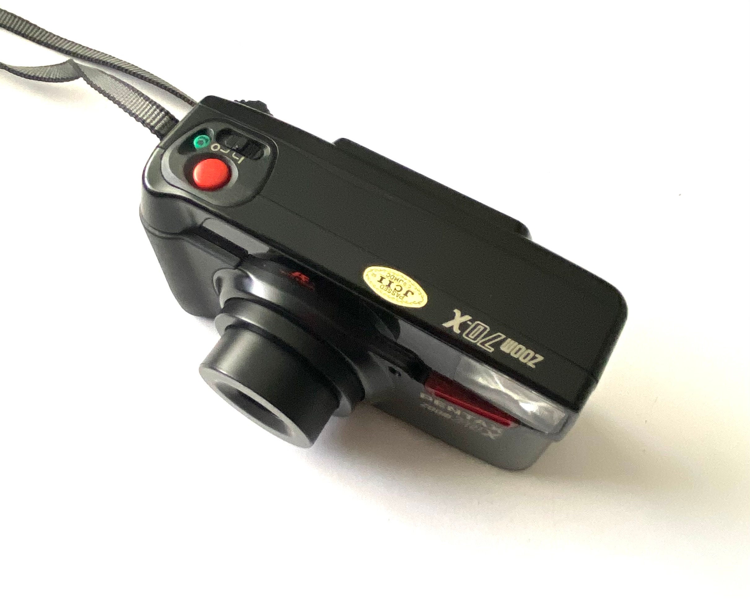 Lot 221 - A Selection of 35mm Pentax Automatic Compact