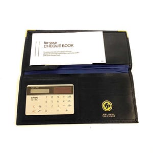 Calculadora de película de tarjeta CASIO SL-760 retro vintage, billetera delgada, monedero de viaje de cuero azul