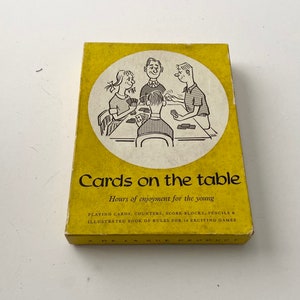 Gioco di dadi da viaggio giocattolo vintage retrò Cards On The Table degli anni '70 De La Rue
