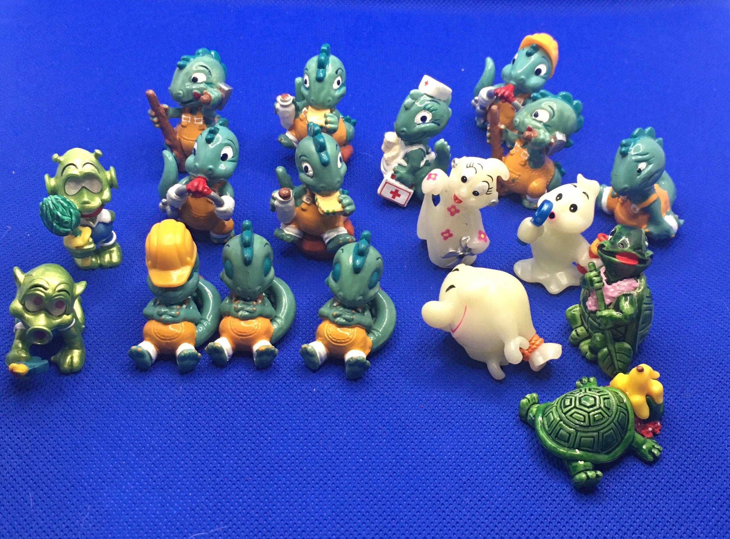 18 vintage retro KINDER EGG surprise Alien Ghost Turtle Dragon various toy figures