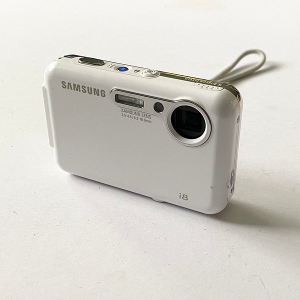 Appareil photo numérique SAMSUNG i8 8,2 mégapixels blanc rétro vintage