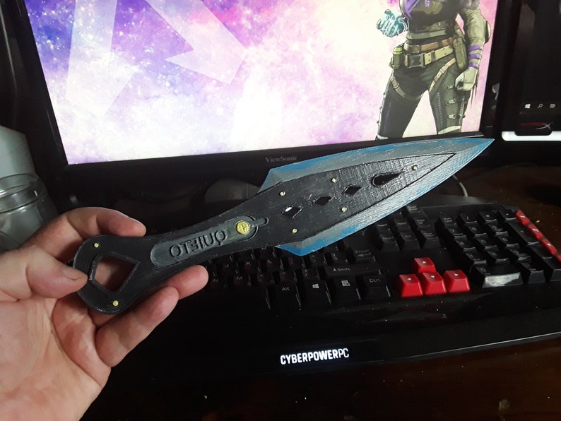 wraith kunai toy