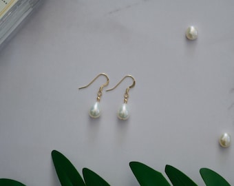 Pearl Earrings, Teardrop Earrings,  Minimalist Earrings, 14k Gold Filled,Gift,Minimalist Earrings, Simple Earrings, Pearl Drop Earrings