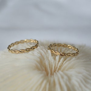 14k gold filled gedraaide ring, gelaagde ring, stapelring, stapelring gevlochten touw, gedraaide ring, minimalistische ring