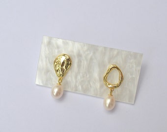 Asymmetric Pearl Earrings, Gold Vermeil Drop Earrings, Uneven Dangly Gold Earrings, Mismatched Pearl Earrings, Freshwater Pearl Earrings