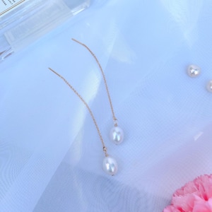 Pearl Threader-oorbellen, kettingoorbellen, Pearl Dangle Threader-oorbellen, bruidsoorbellen, cadeau voor haar, eenvoudige oorbellen, 14k goud gevuld