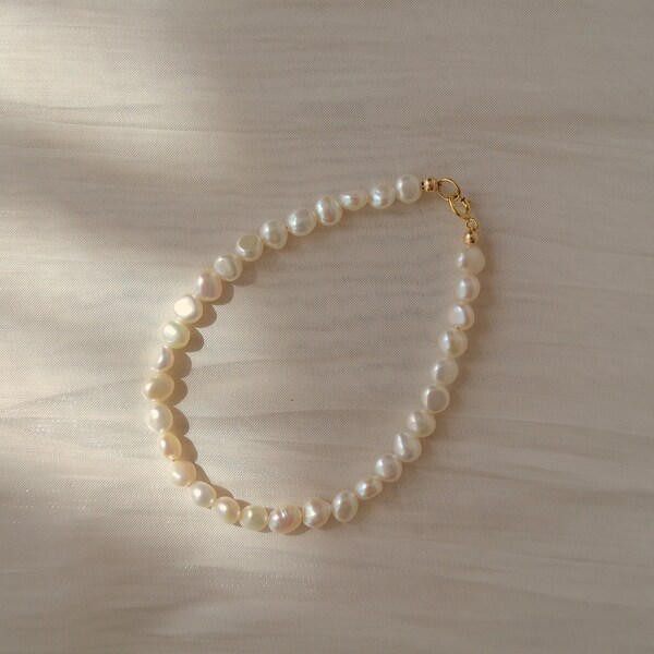 Sara 14k gold-filled & pearl beaded bracelet main image 0