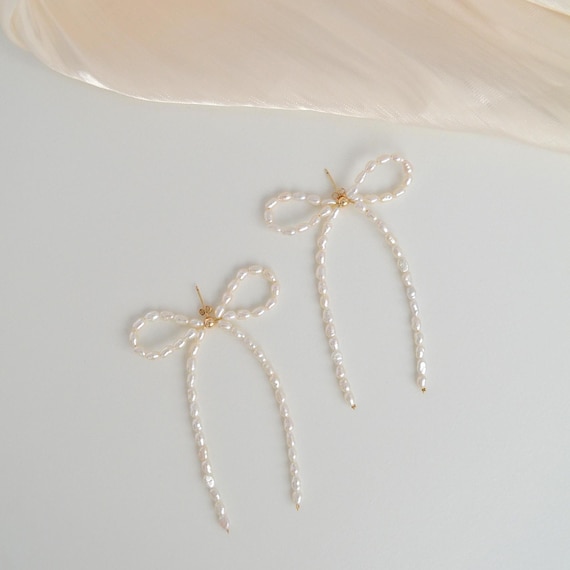 Pearl Bow Earrings, Pearl Stud Earrings, gold filled, rice pearl, freshwater pearl earring, statement earrings, gift for her, cute earrings,