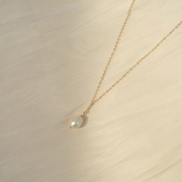 Collier goutte de perles, collier en gold filled 14 carats, collier de perles d'eau douce, collier de mariée, cadeau pour elle, collier de perles naturelles