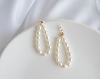Pearl drop earrings, freshwater pearl earrings, dainty pearl earrings,gift for her