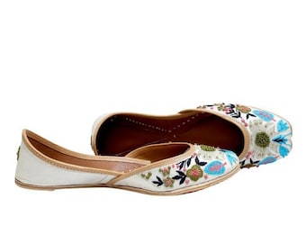 Floral Punjabi Jutti for ladies, Indian Ethnic Shoes, Women Mojari, Women Khussa, Jutti Online
