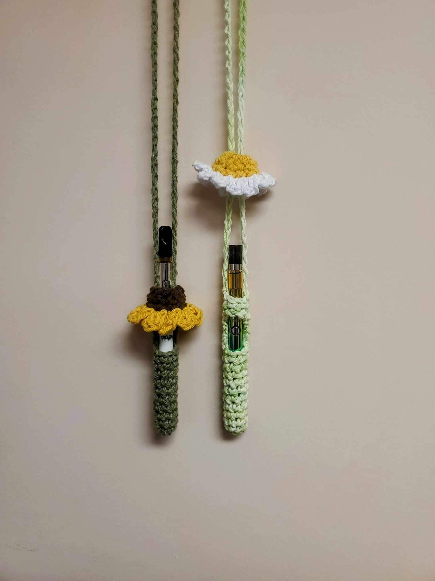 Sunflower Daisy closed top slim vapepen holder and necklace