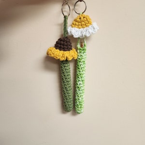 Sunflower Daisy slim vapepen keychain, daisy vapepen holder, sunflower slim vapepen keychain, slim vapepen keychain, slim vapepen holder