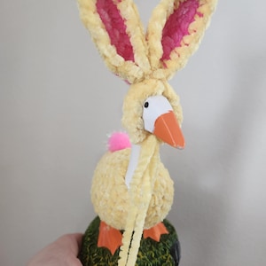 Déguisement de lapin de pâques jaune en velours d&#39;oie de bureau, jolie tenue de lapin de pâques jaune d&#39;oie de bureau, tenue de lapin faite main pour une oie de bureau