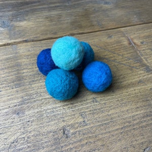Wool balls for cats, Felted cat toy, cat gifts, Eco friendly cat toy, Cat toy balls, Kitten toys