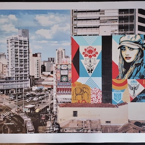 Large Format Signed Poster - Carga Fragile Mural - Shepard Fairey (OBEY) - Limited Edition of 300 copies - Lithograph - 2022