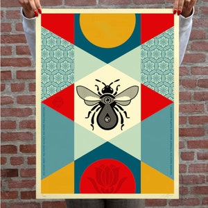 Affiche Signée - Bee Geometric BLUE - Shepard Fairey (OBEY) - Edition Limitée à 275 exemplaires - Sérigraphie - 2024