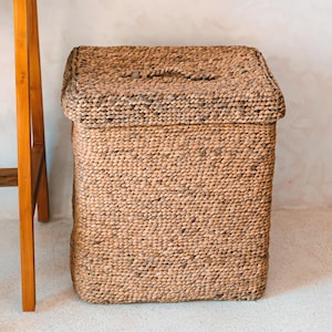 Large Laundry Basket with Lid – Decorative Woven Brown Basket – Rectangular Laundry Hamper – Boho Basket Handmade from Water Hyacinth SEMERU