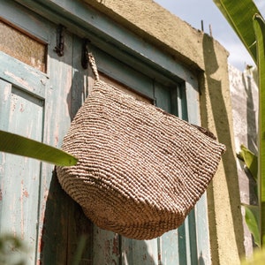 Wandkorb | Hängeaufbewahrung | hängender Korb UTARA aus Raffia