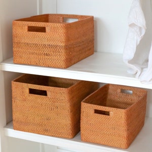 Panier à étagères en rotin, panier à journaux, panier de rangement, marron, panier décoratif tissé à la main WARSA (3 tailles)